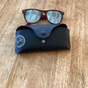 Ray Ban wayfarer EUC